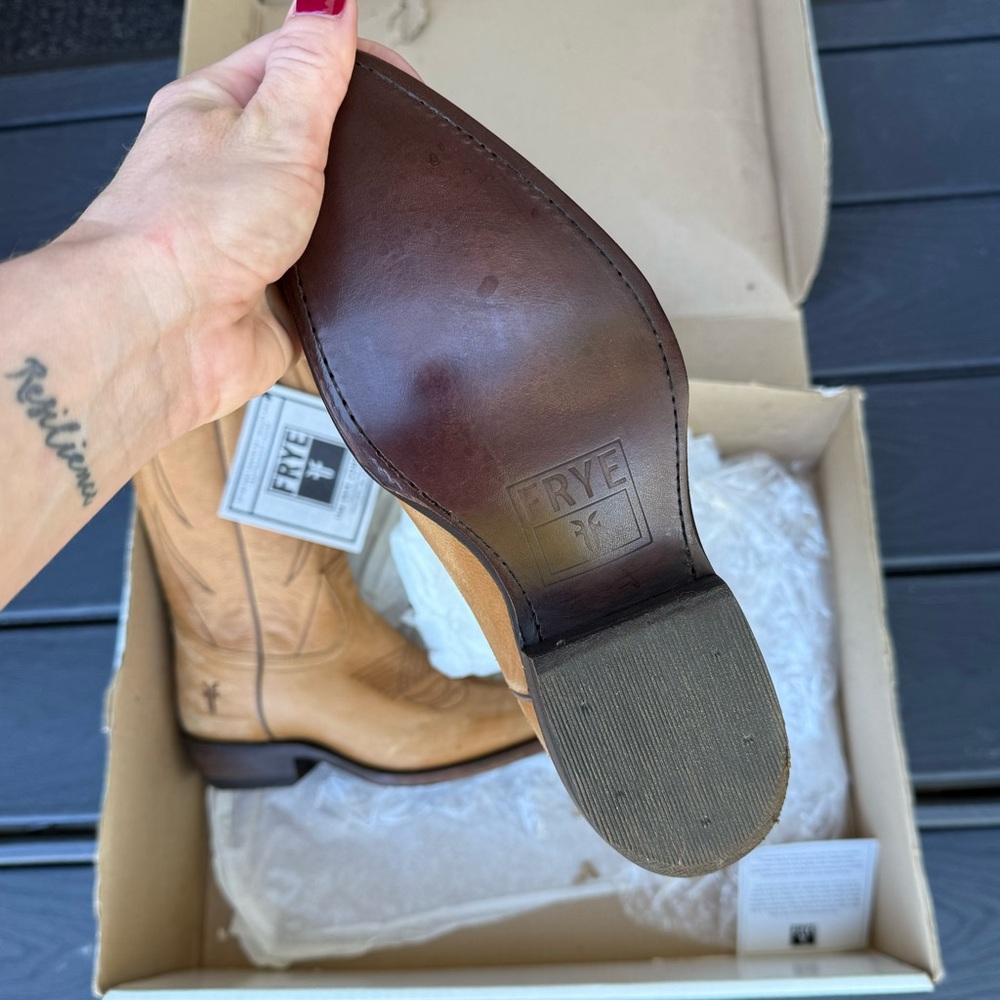 NWT Vintage Frye Billy Pull On Light Tan Cowgirl Boots size 7M - Picture 5 of 13
